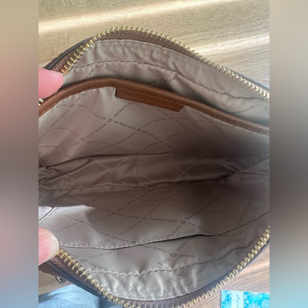 Michael kors crossbody with wallet - Picture 4 of 5